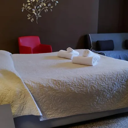 Konukevi Cconforthotels Bari